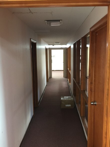 More Photos Of 3515 Lakeshore Dr, Saint Joseph Office For Lease