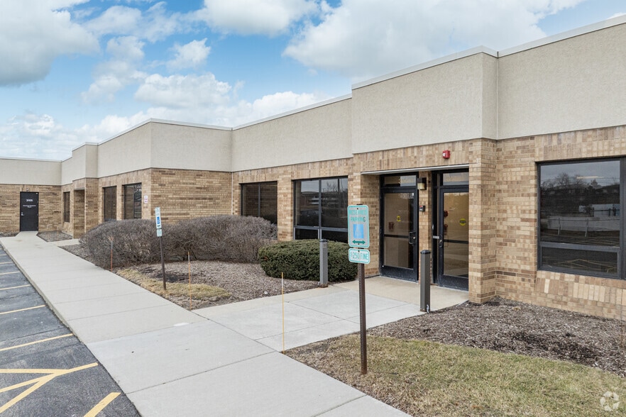 More Photos Of 3105 N Wilke Rd, Arlington Heights Medical For Sale