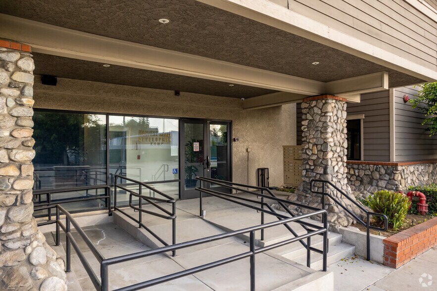 More Photos Of 50 N Hill Ave, Pasadena Office For Sale