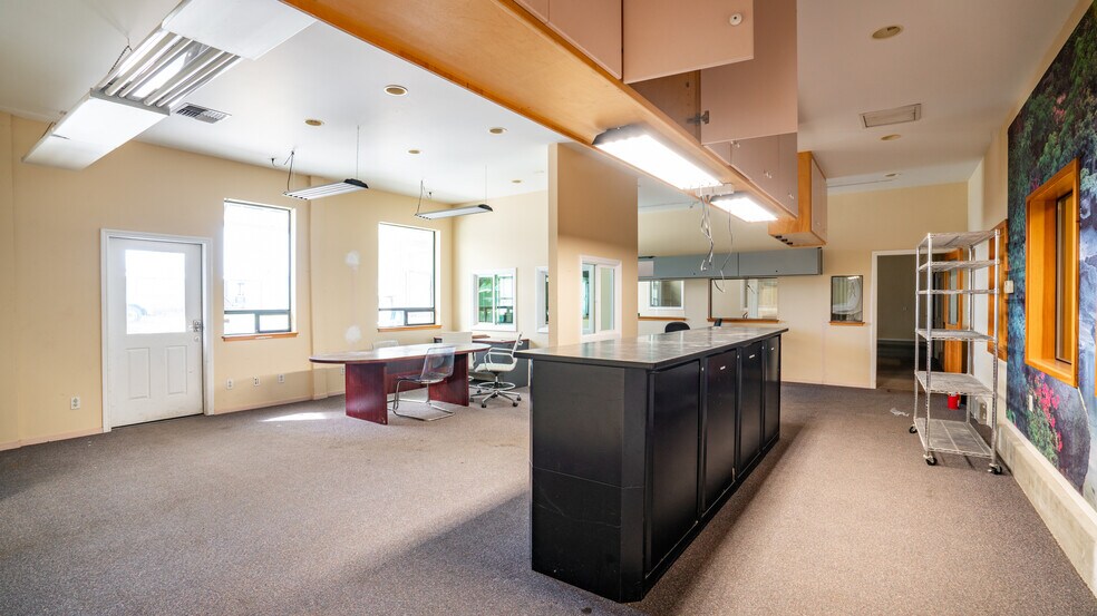 More Photos Of 4770 Occidental Rd, Santa Rosa Light Distribution For Sale