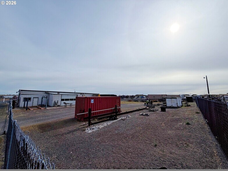 More Photos Of 30565 Oldfield St, Hermiston Industrial For Sale