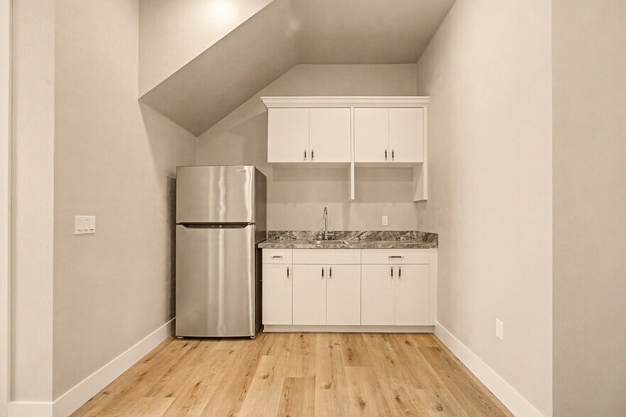 More Photos Of 13598 W Newberry Rd, Newberry Office For Lease