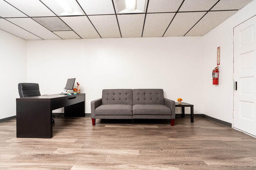 More Photos Of 4650 Border Village Rd, San Ysidro Office For Lease