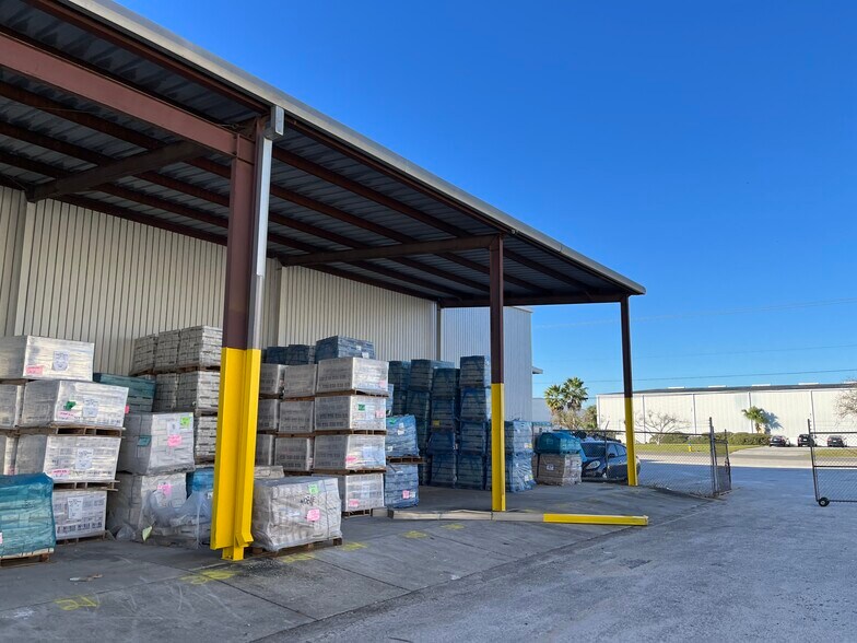 More Photos Of 6507 N 54th St, Tampa Warehouse For Lease