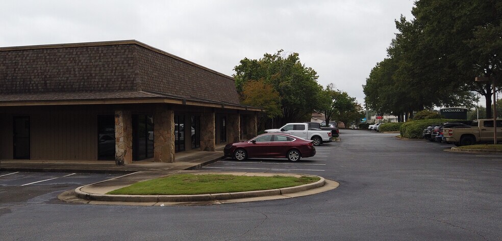 More Photos Of 5820 Veterans Pky, Columbus Medical For Lease