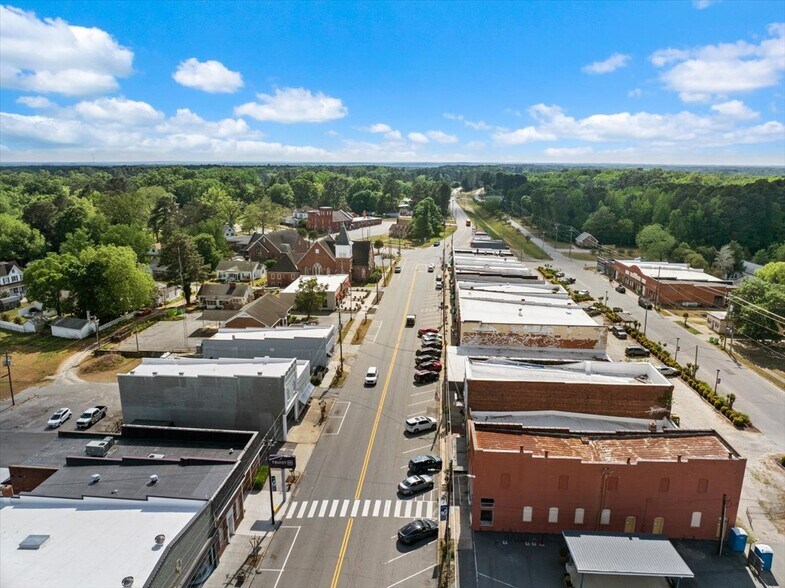 More Photos Of 202 E. North Main Street, Littleton General Retail For Sale