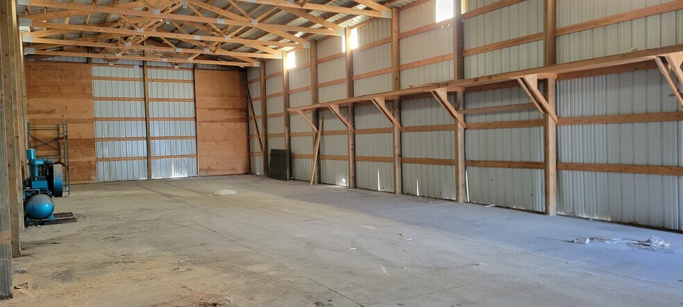 More Photos Of 119 S Washington Ave, Laurel Industrial For Sale