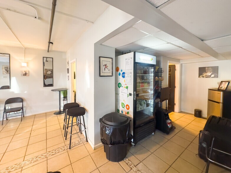 More Photos Of 401-417 E Oakwood Blvd, Chicago Apartments For Sale