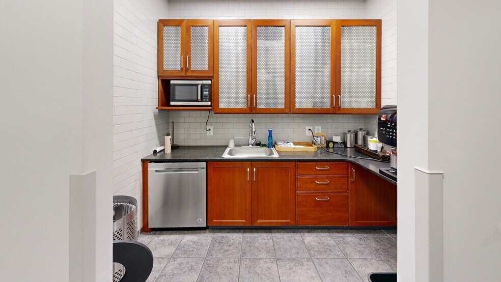 More Photos Of 100 Morgan Olson Way, Ringgold Manufacturing For Lease