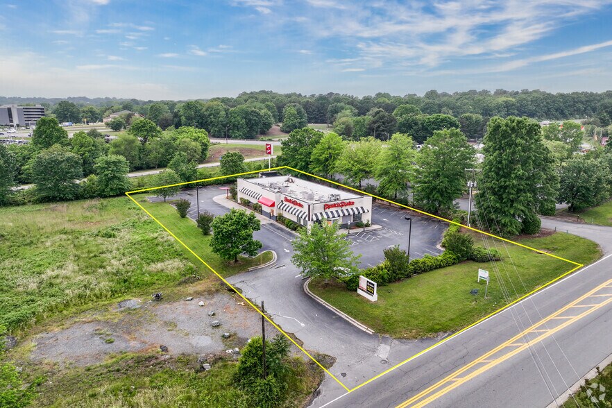 More Photos Of 4684 N Patterson Ave, Winston-Salem Restaurant For Sale