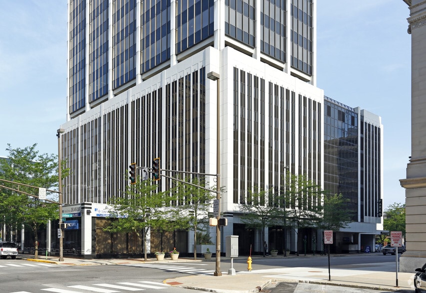 More Photos Of 110 W Berry St, Fort Wayne Office For Lease