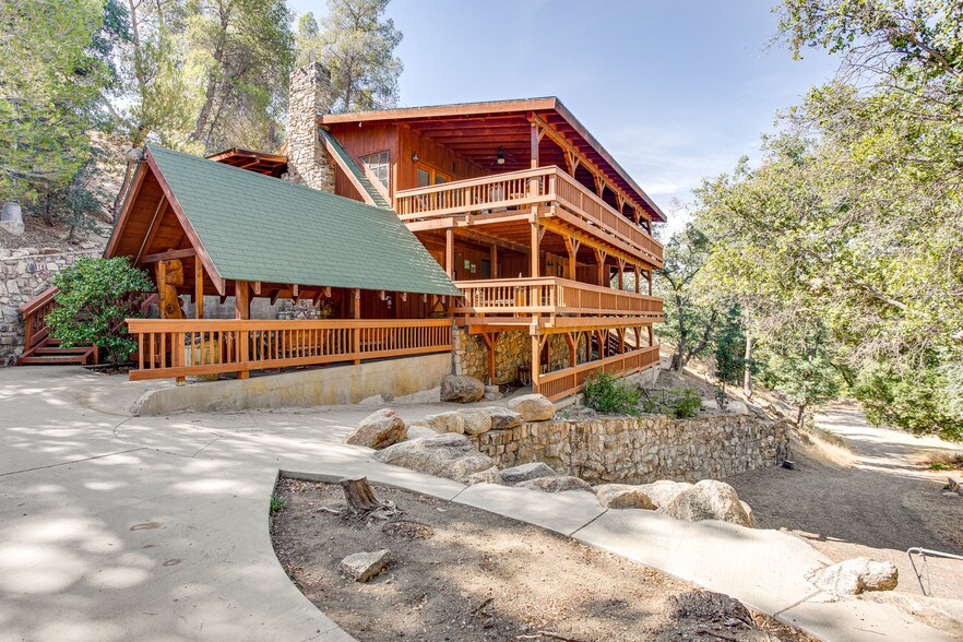 Primary Photo Of 13745 Sierra Way, Kernville Hotel For Sale