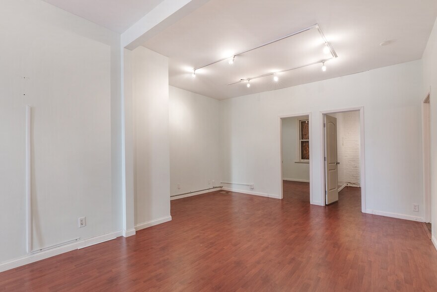 More Photos Of 227-231 Kearny St, San Francisco Storefront Retail Office For Lease