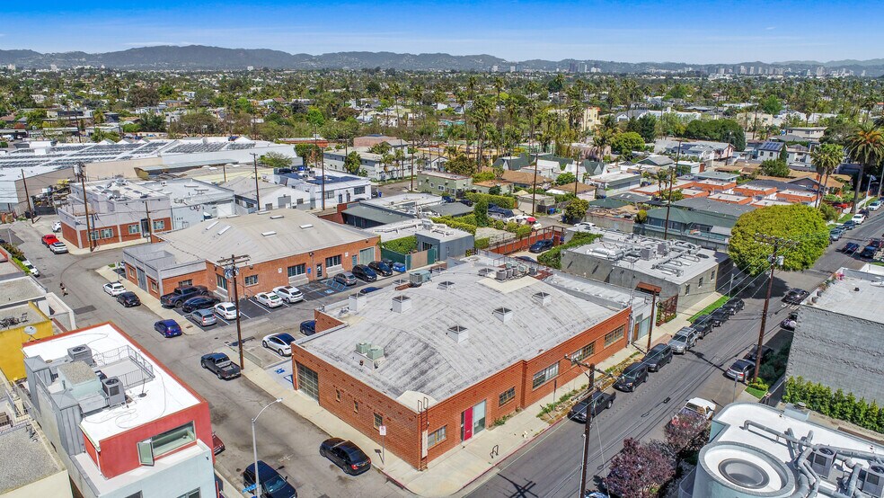 More Photos Of 523 Victoria Ave, Venice Loft Creative Space For Lease