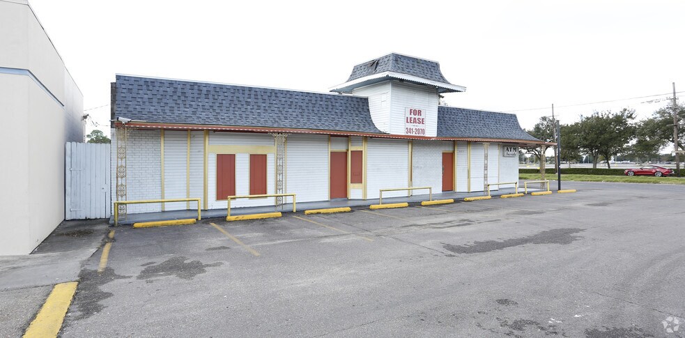 More Photos Of 111 Wright Ave, Gretna Bar For Lease