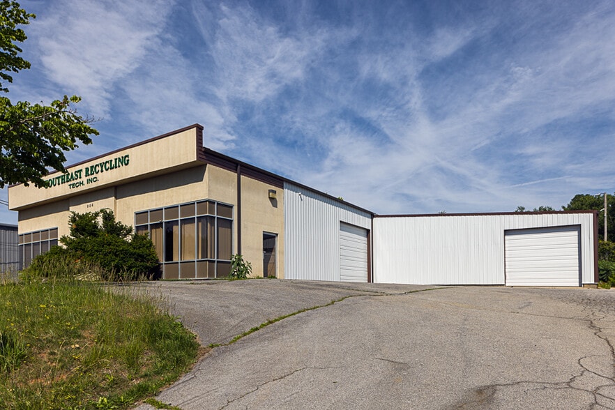 Primary Photo Of 906 Chase Dr, Johnson City Warehouse For Lease