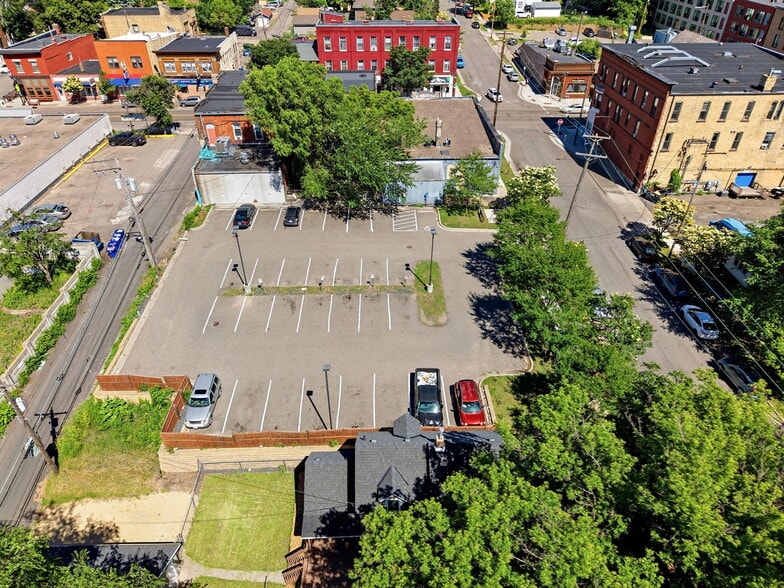 More Photos Of 871 Payne Ave, Saint Paul Storefront For Sale