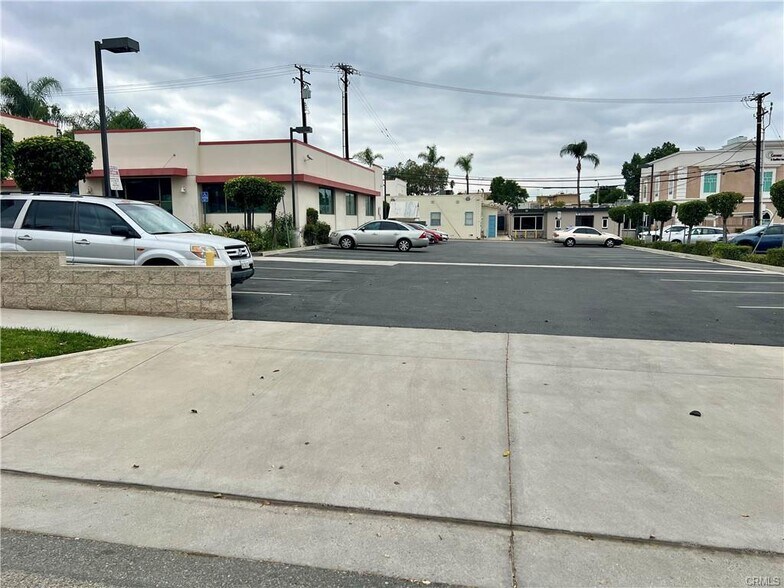 More Photos Of 175 E 9th St, Corona Medical For Lease
