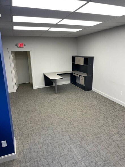More Photos Of 6146 N Croatan Hwy, Kitty Hawk Storefront Retail Office For Lease
