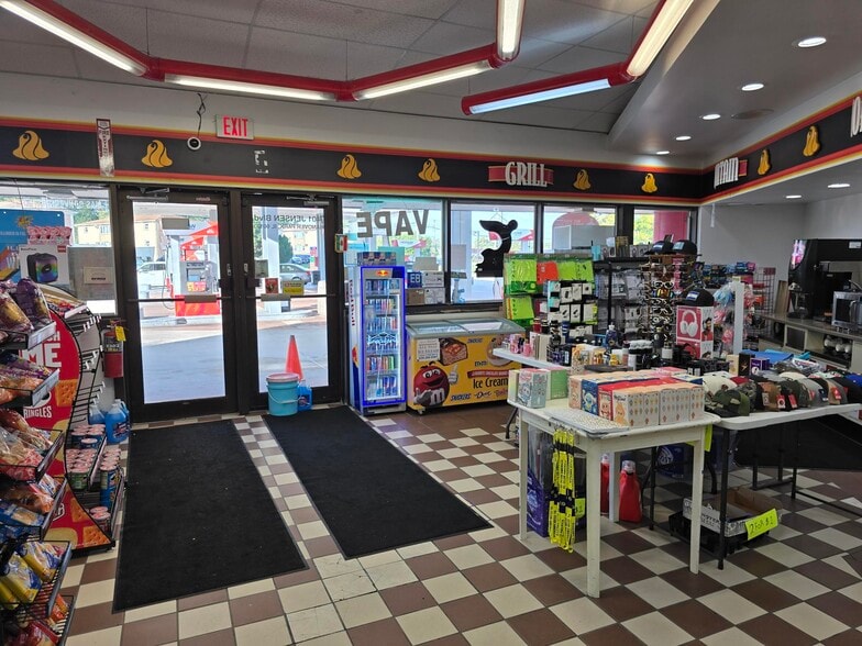 More Photos Of 7401 Jensen Blvd, Hanover Park Service Station For Sale