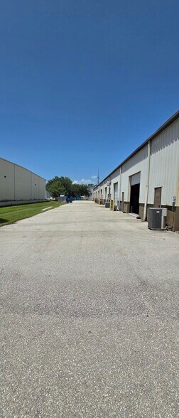 More Photos Of 28790 S Diesel Dr, Bonita Springs Warehouse For Lease