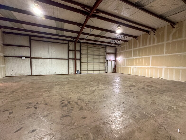 More Photos Of 1650 Vision Dr, Abilene Flex For Lease