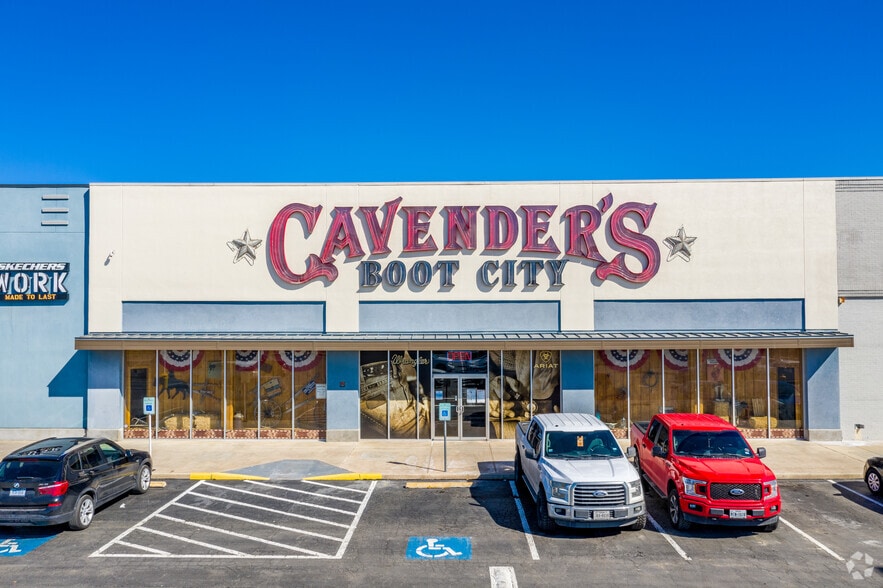 More Photos Of 8480-8680 Fourwinds Dr, San Antonio Unknown For Lease