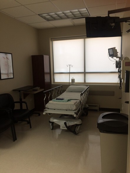 More Photos Of 11600-11630 S Kedzie Ave, Merrionette Park Medical For Lease