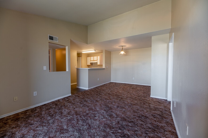 More Photos Of 300 Madison Ave, Childress Apartments For Sale