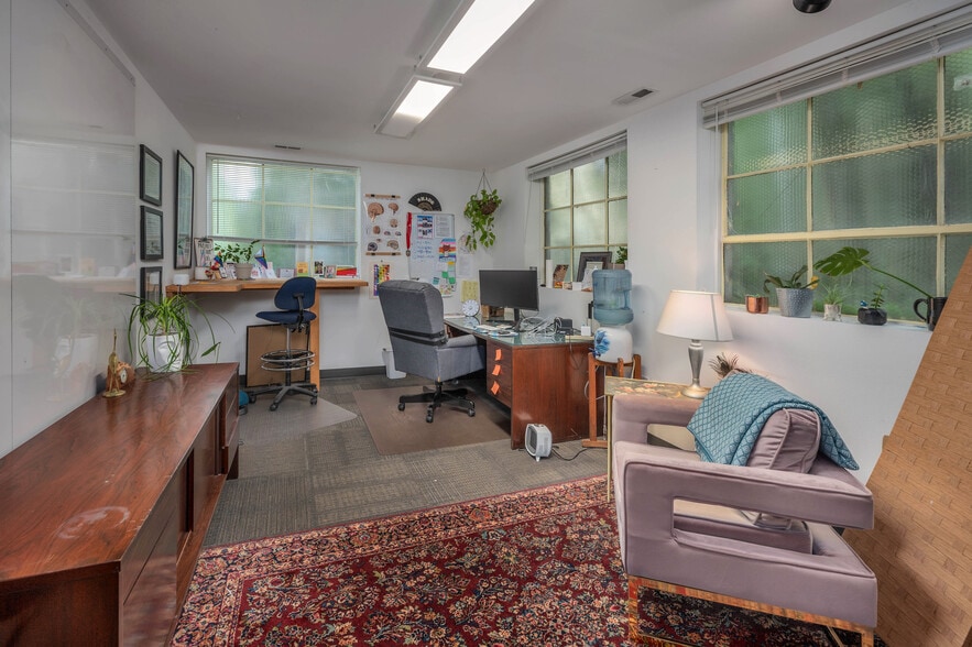 More Photos Of 1219 SE Lafayette St, Portland Loft Creative Space For Sale