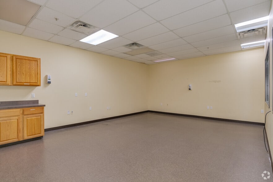 More Photos Of 2550 N Thunderbird Cir, Mesa Office For Lease