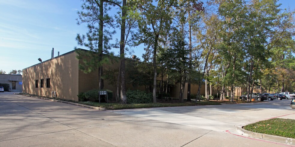 Primary Photo Of 9391 Grogans Mill Rd, The Woodlands Flex For Lease