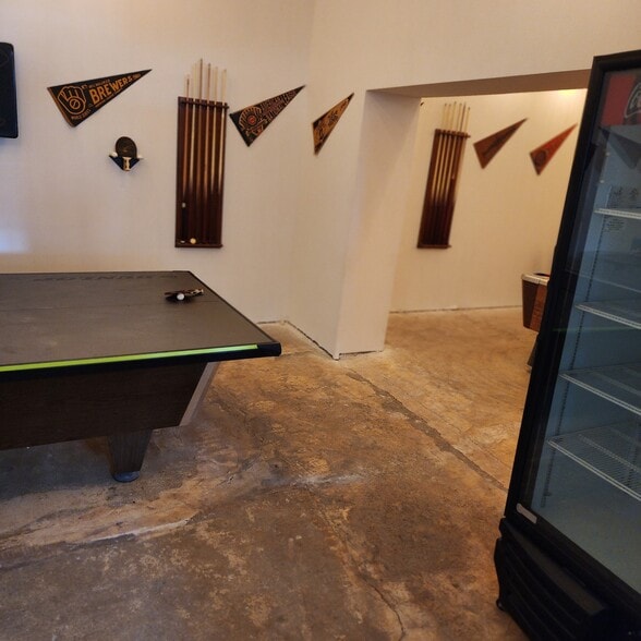 More Photos Of 200-204 N State St, Harrison Restaurant For Lease