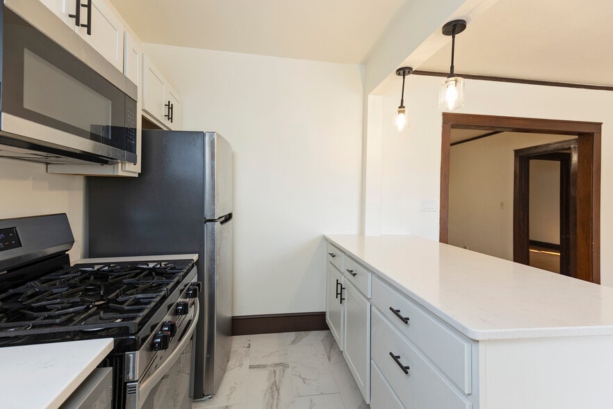 More Photos Of 2821 Monroe St, Madison Apartments For Sale