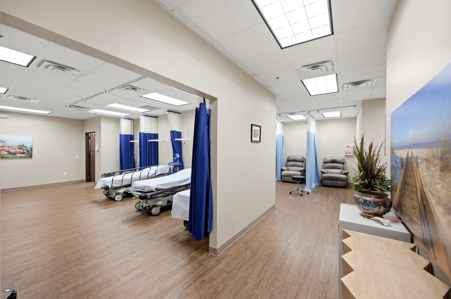 More Photos Of 10007 Huebner Rd, San Antonio Medical For Sale