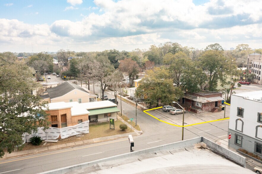 More Photos Of 15 W 43rd St, Savannah Restaurant For Lease