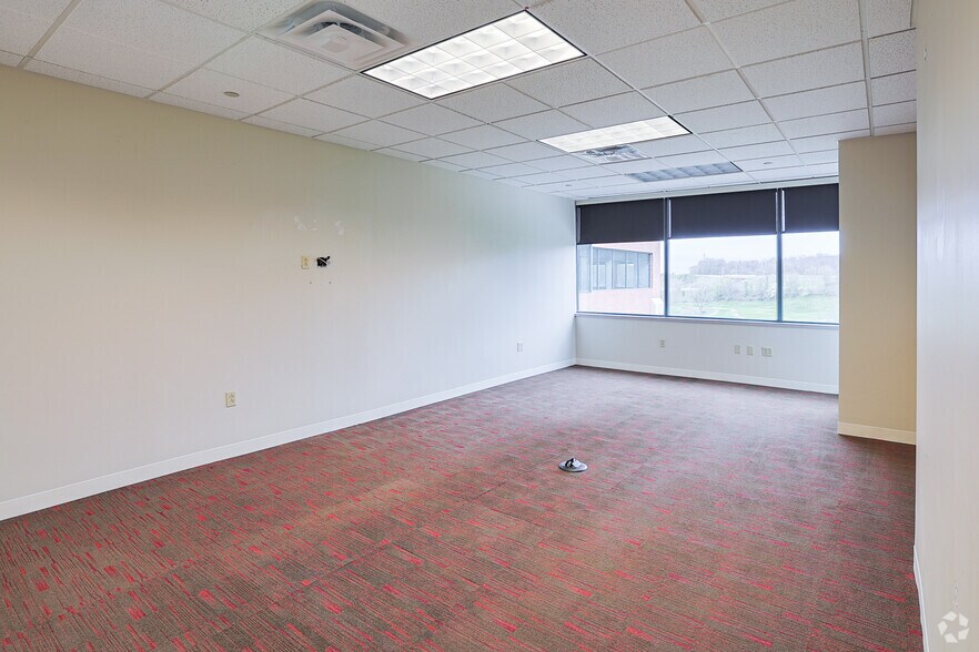 More Photos Of 380 Southpointe Blvd, Canonsburg Office Residential For Lease