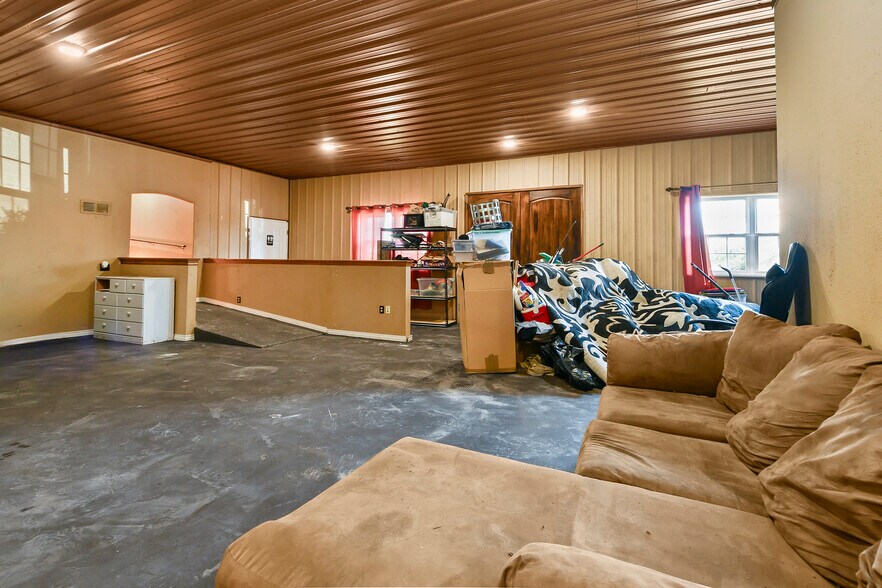 More Photos Of 109 Myrtle, Pierce City Storefront Retail Residential For Sale