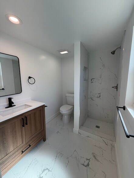 More Photos Of 623 Orange Grove Ave, Glendale Apartments For Sale