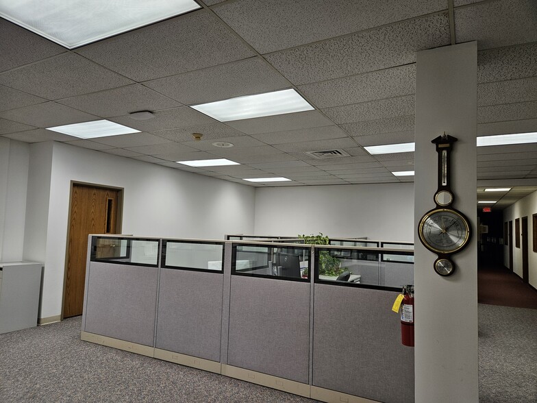 More Photos Of 1258 S Washington Ave, Saginaw Office For Sale