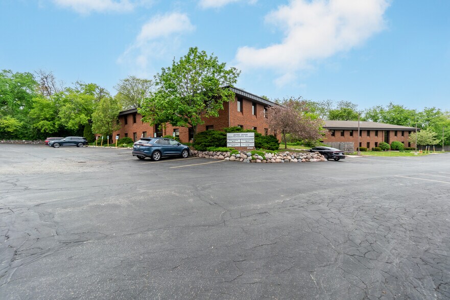 More Photos Of 20700 Watertown Rd, Waukesha Unknown For Lease