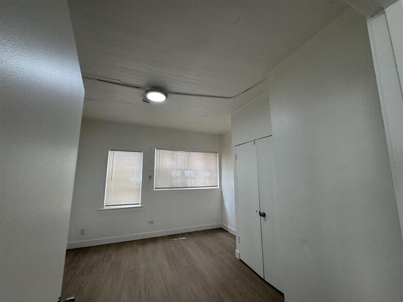 More Photos Of 1417 W 11th St, Los Angeles Office Residential For Lease