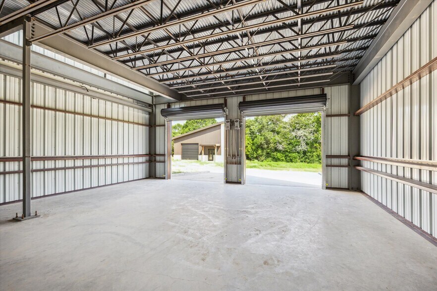 More Photos Of 1286 State Hwy 237 Hwy, Round Top Flex For Sale