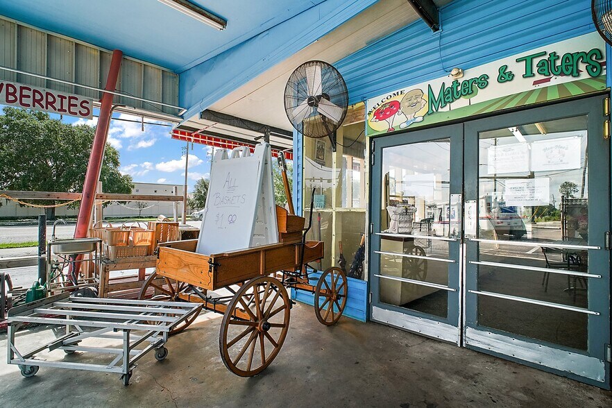 More Photos Of 454 N Park Ave, Apopka Storefront For Sale