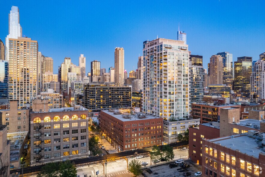 More Photos Of 225 W Huron St, Chicago Apartments For Lease