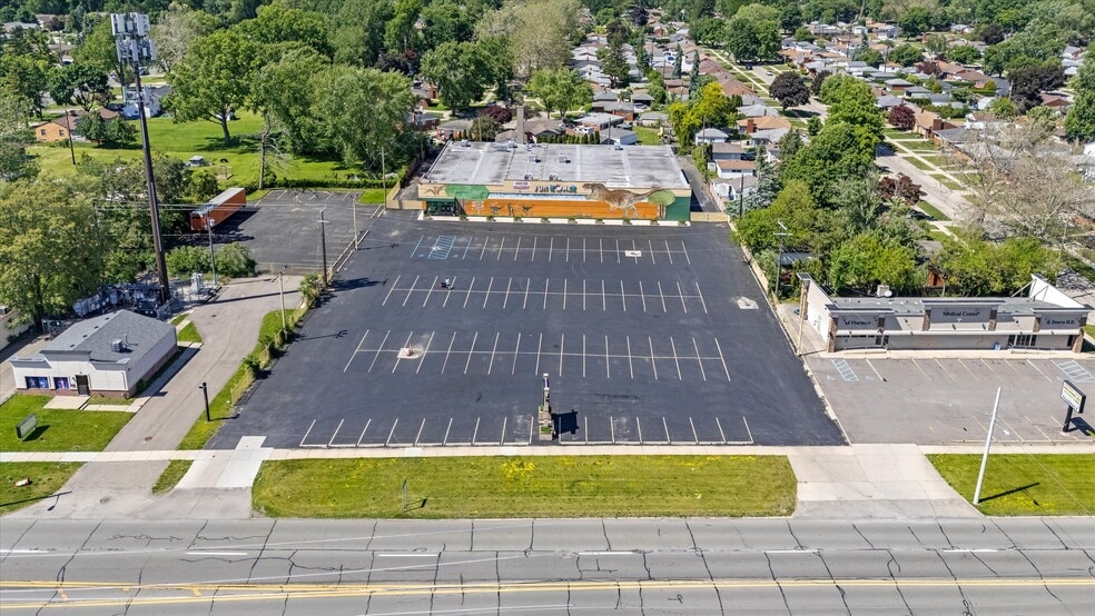 More Photos Of 27200 Joy Rd, Redford Township Freestanding For Lease