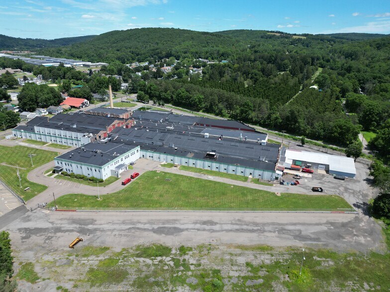 Primary Photo Of 11 Beckwith Ave, Binghamton Manufacturing For Lease