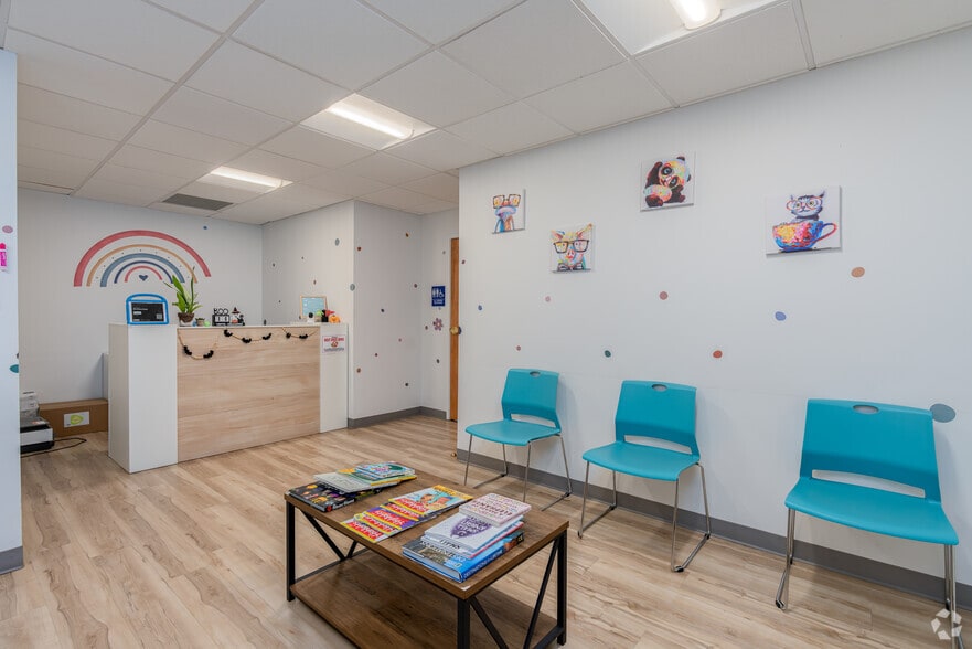More Photos Of 7501 Hospital Dr, Sacramento Medical For Lease
