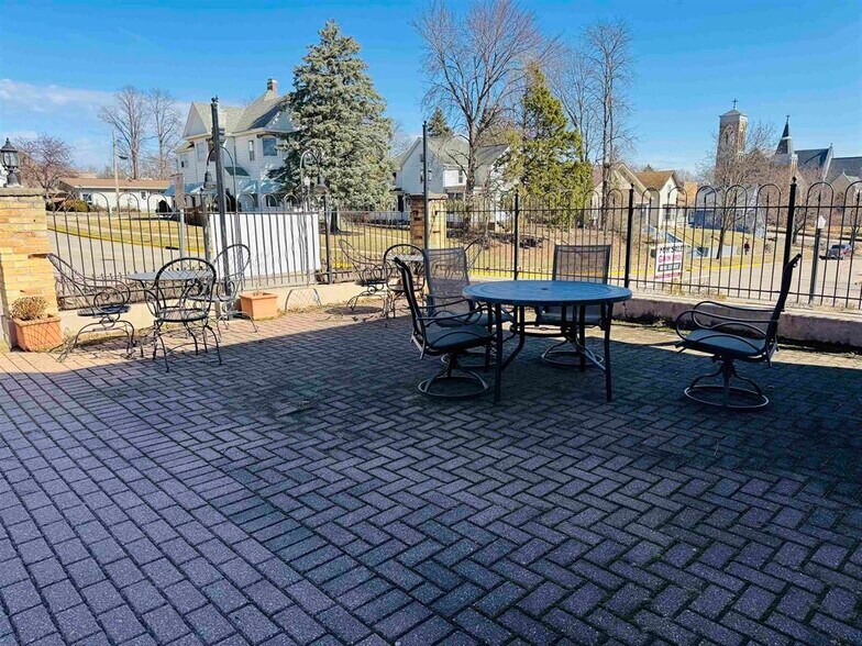 More Photos Of 138 1st St, Baraboo Office For Sale