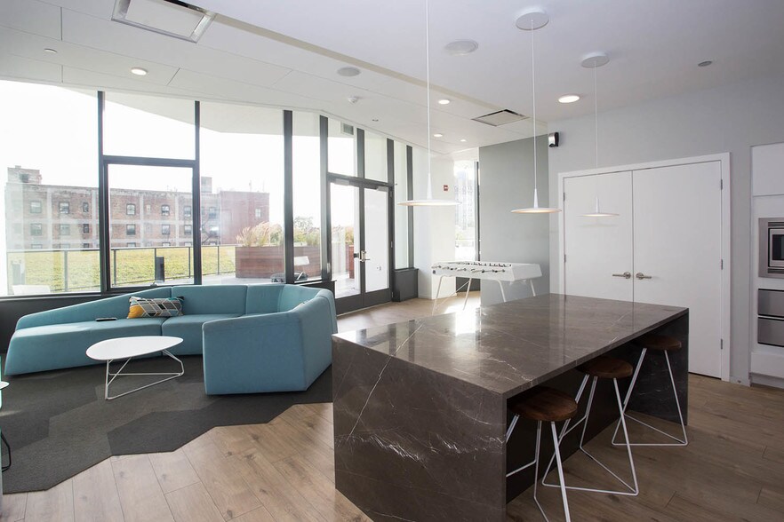 More Photos Of 5113 S Harper Ave, Chicago Coworking Space